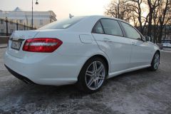 Rent Cars and Buses: Mercedes-Benz E-class 212