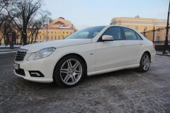 Rent Cars and Buses: Mercedes-Benz E-class 212
