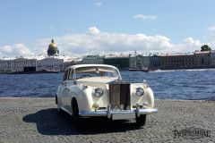 Rent Cars and Buses: Rolls-Royce 1956