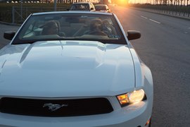 Rent Cars and Buses: Ford Mustang Cabrio