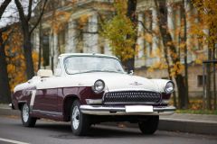 Rent Cars and Buses: GAZ 21 Cabriolet