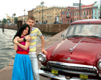 Rent Cars and Buses: GAZ 21 Volga Red