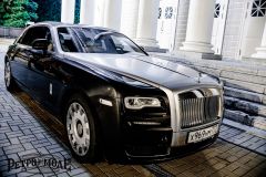 Rent Cars and Buses: Rolls-Royce Ghost 2016