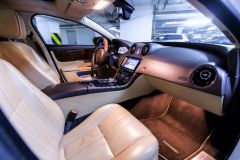 Rent Cars and Buses: Jaguar XJ V8 Long
