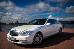 Rent Cars and Buses: Mercedes-Benz S-class W221